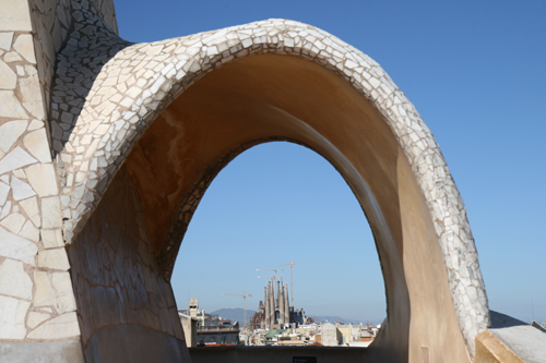 Bogen mit Durchblick zur Sagrada Familia
